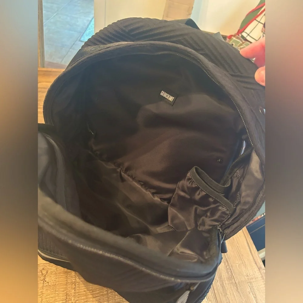 4 Piece Go Dash Dot Set | Backpack. Crossbody Bag & 2 Additional bags. 13.3”H - Picture 4 of 15